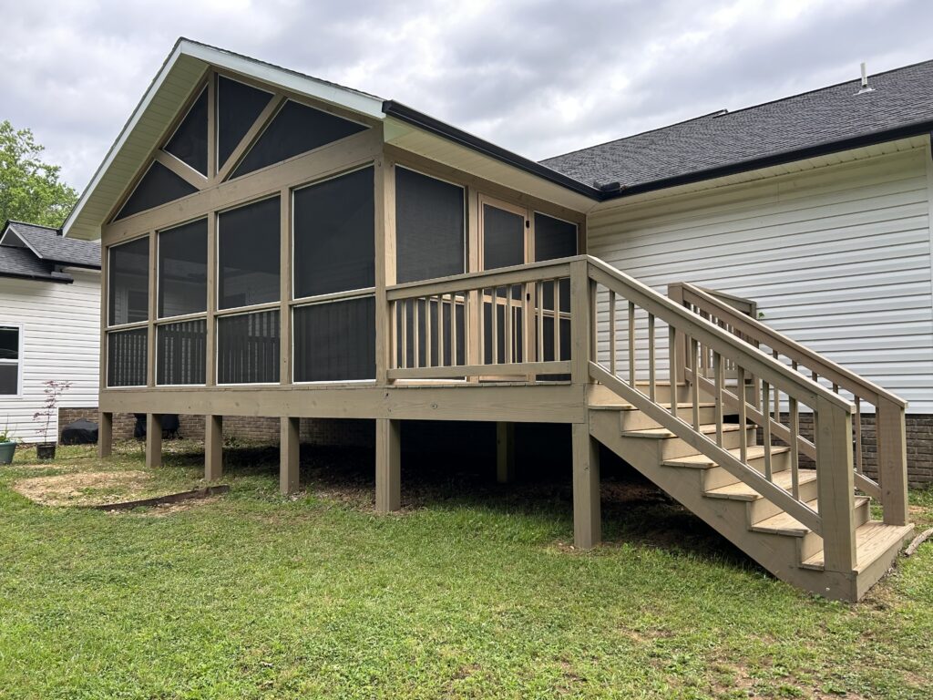 Custom Deck Builder in Cullman and Smith Lake Alabama